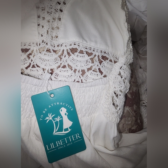 Elegant NWT Beautiful bright white maxi dress w/ v neck. Intricate soft crochet. - Picture 5 of 8